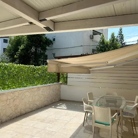 Ln New Apartment Split