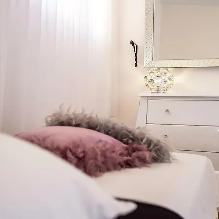 Ln New Apartment Split